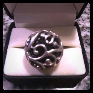 Filigree onyx ring